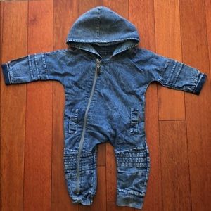 Unisex romper for 6-9 month baby